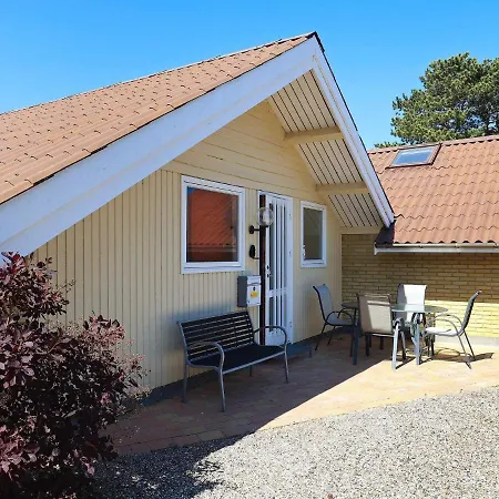 Two-bedroom In 2 Vakantiehuis Askeby